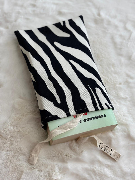 Kira - Book cover in cotone zebrato e verde deadstock | Gea Design