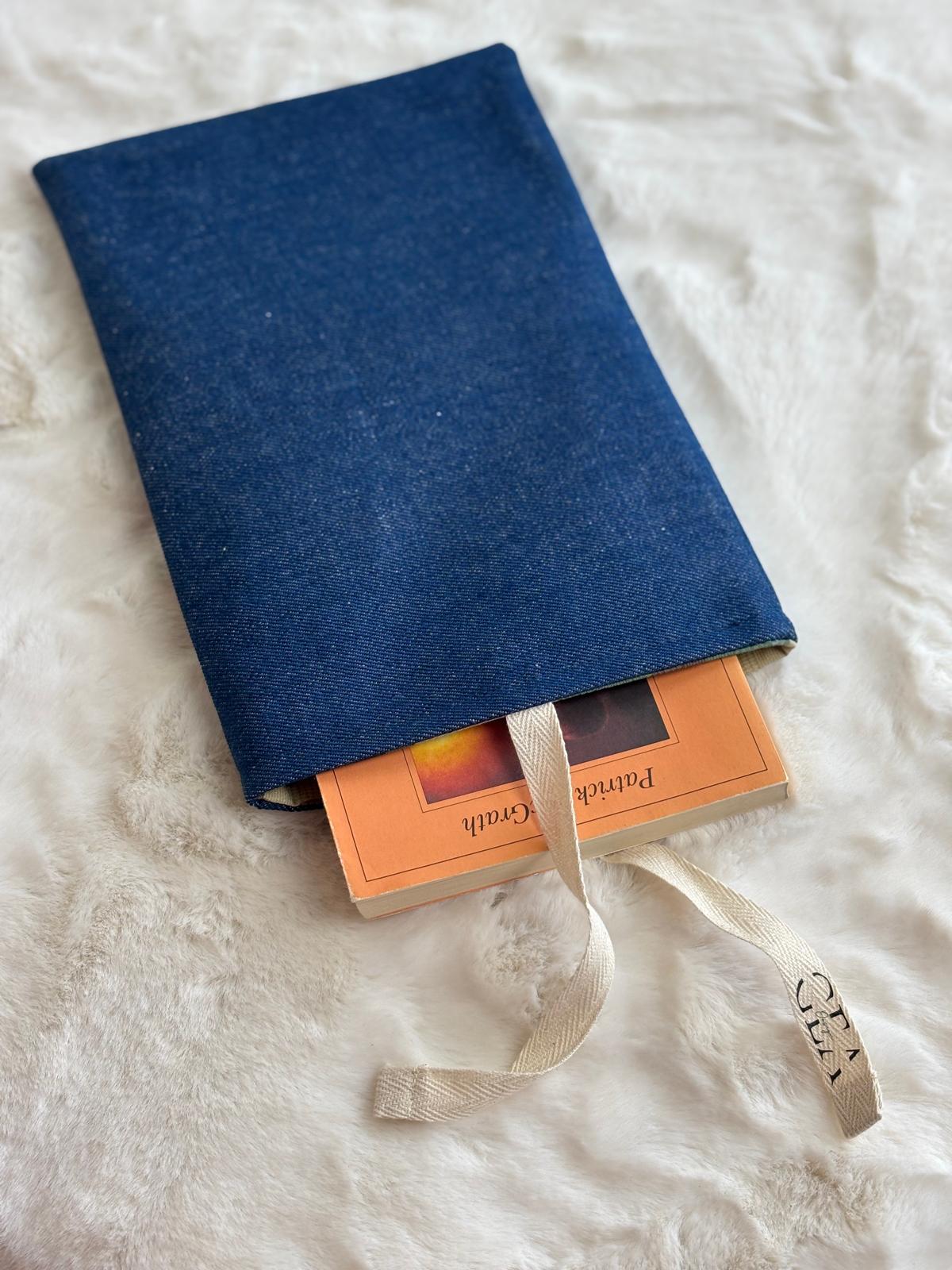 Ryn - Book cover in denim chiaro e cotone militare deadstock | Gea Design