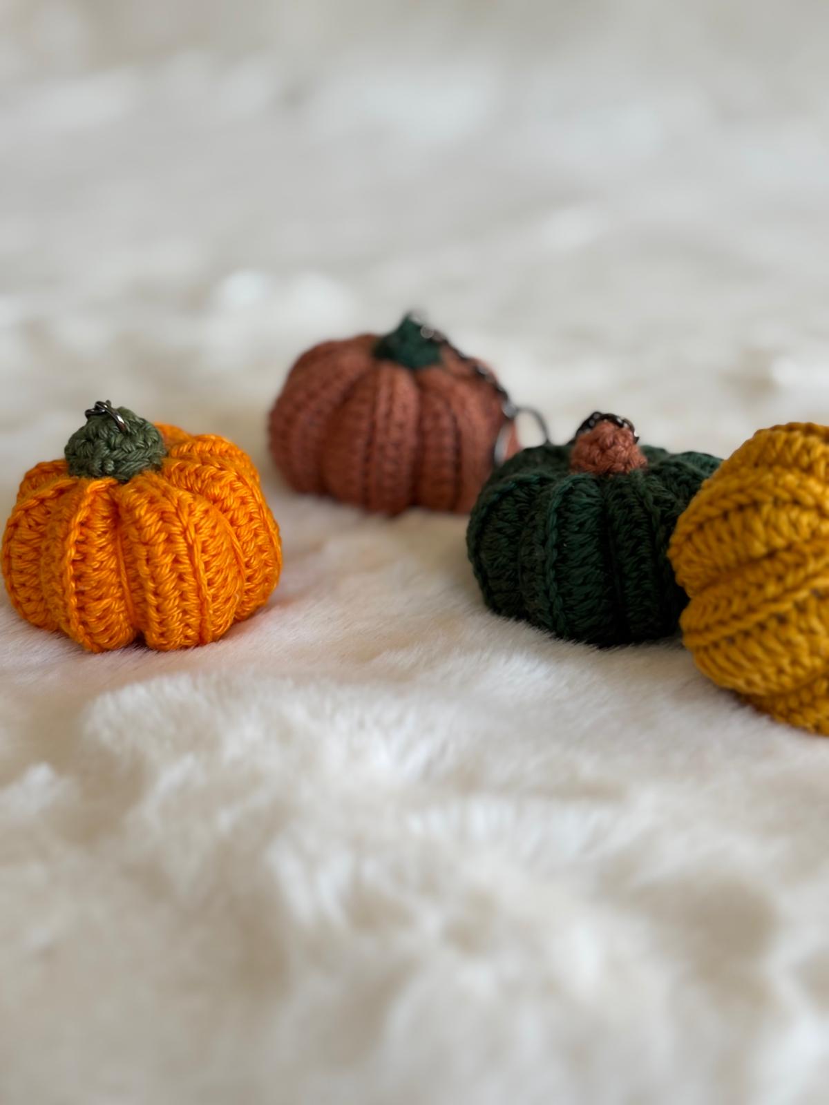 Portachiavi amigurumi a forma di zucca | Gea Design