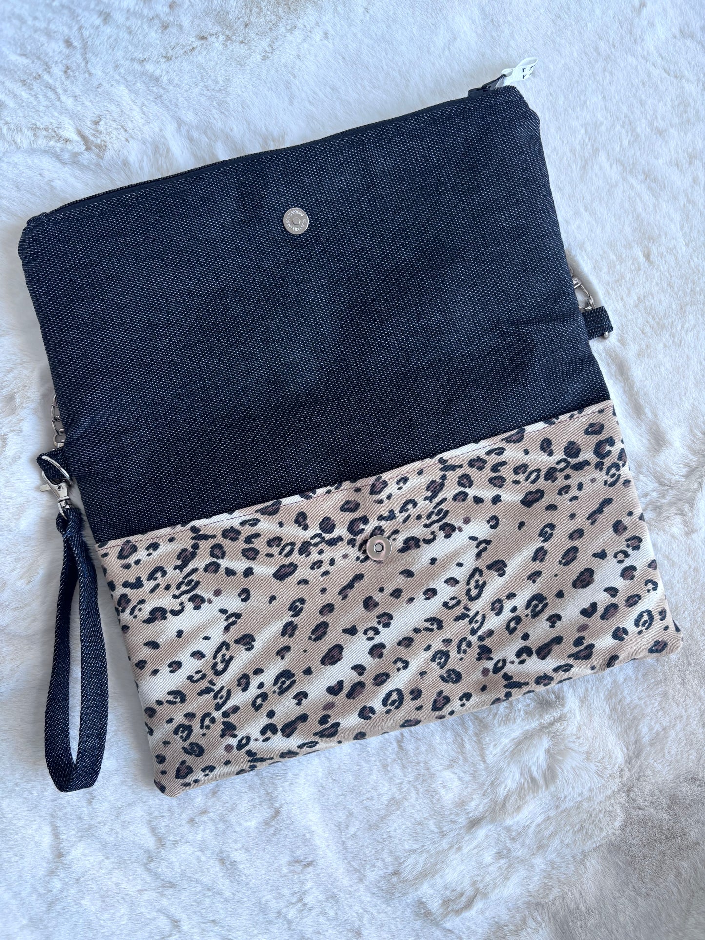 Foldover pochette