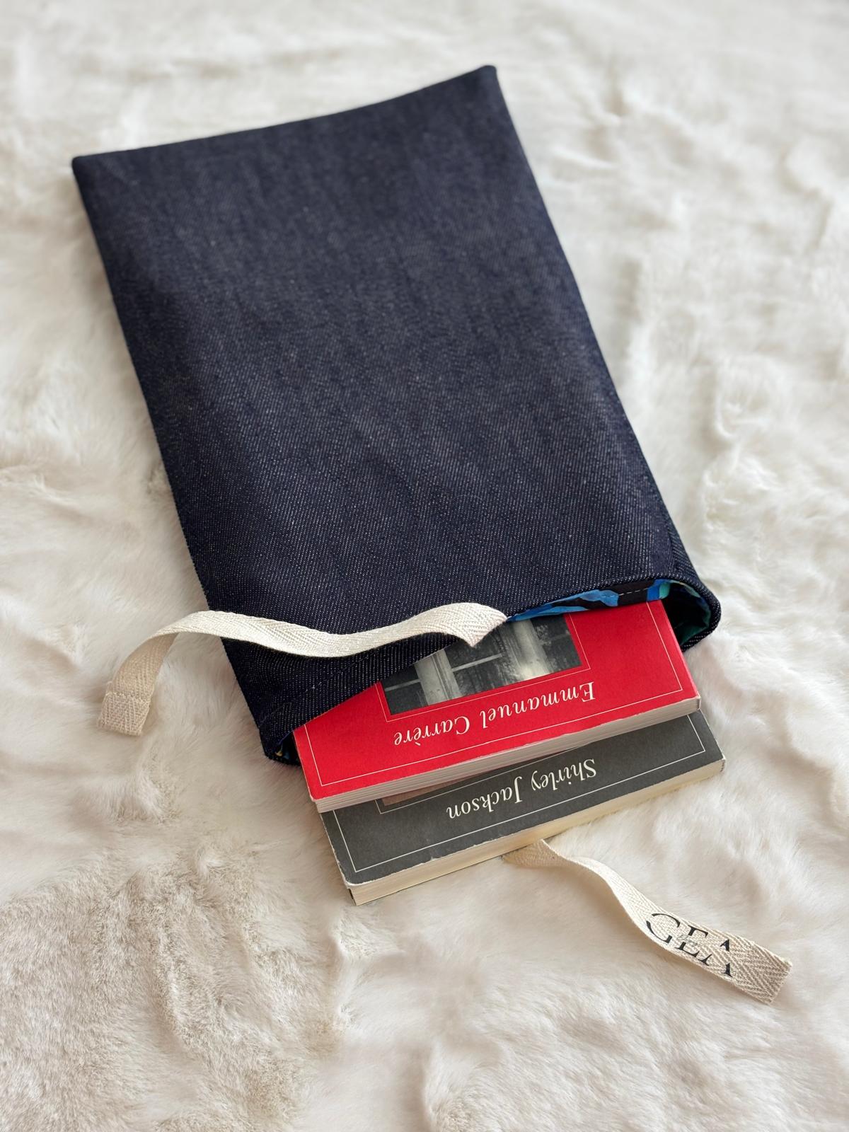 Lyra - Book cover in denim scuro e cotone floreale deadstock | Gea Design