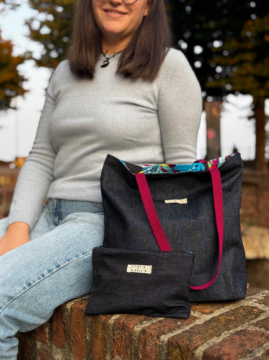 Lyra - Set tote bag e pochette in denim scuro e cotone floreale deadstock | Gea Design