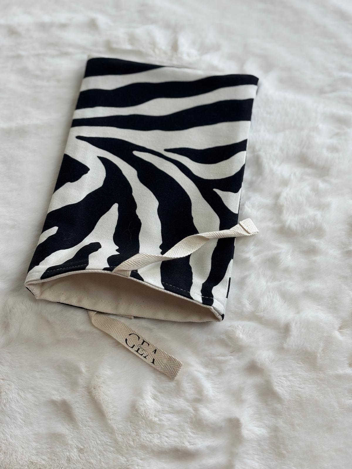 Nara - Book cover in cotone zebrato e panna deadstock | Gea Design