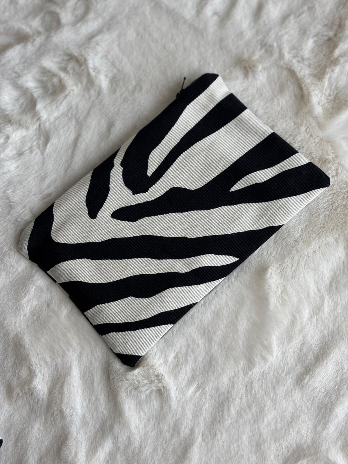 Nara - Pochette in cotone zebrato e panna deadstock | Gea Design