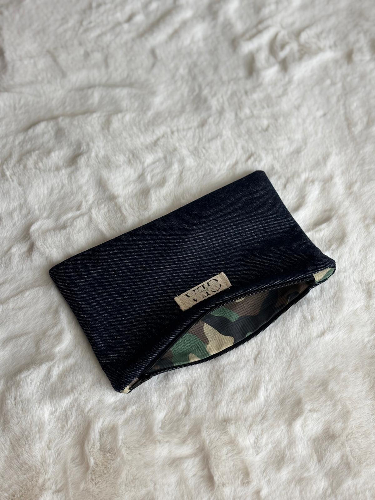 Ryn - Pochette in denim scuro e cotone militare deadstock | Gea Design