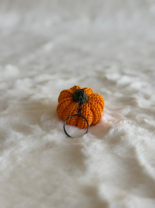 Portachiavi amigurumi a forma di zucca | Gea Design