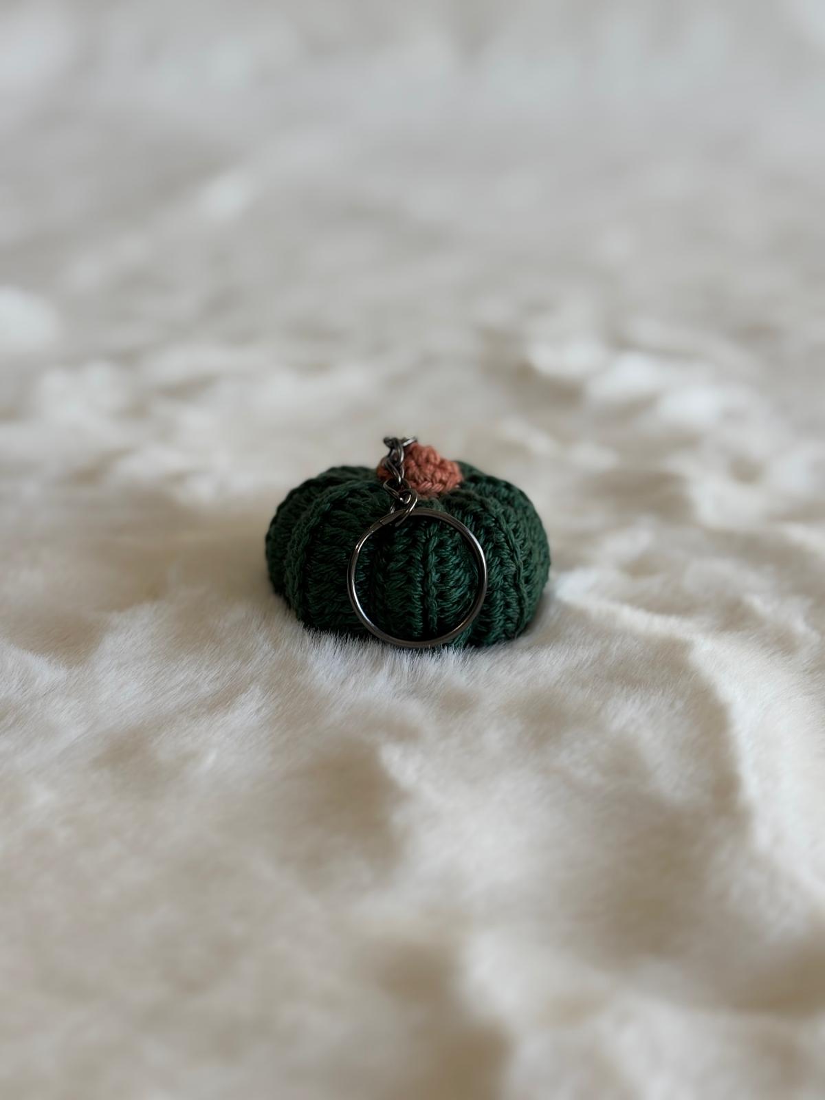 Portachiavi amigurumi a forma di zucca | Gea Design
