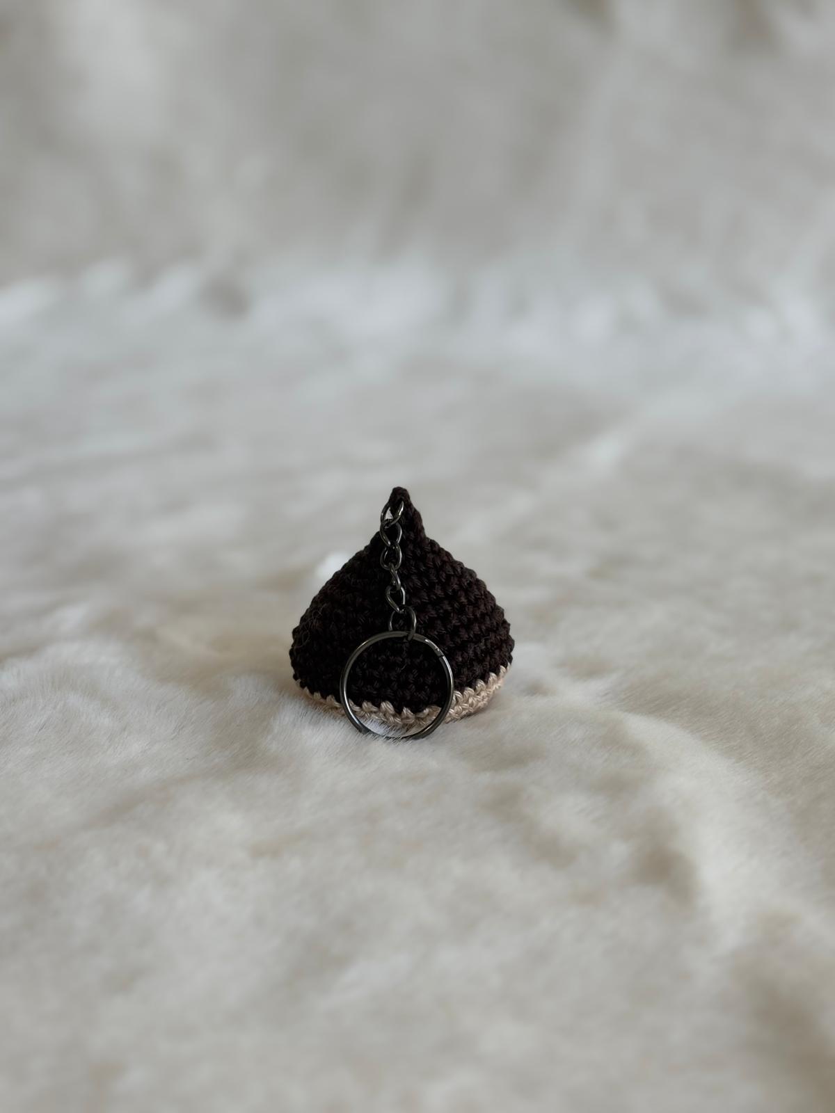 Portachiavi amigurumi a forma di castagna | Gea Design