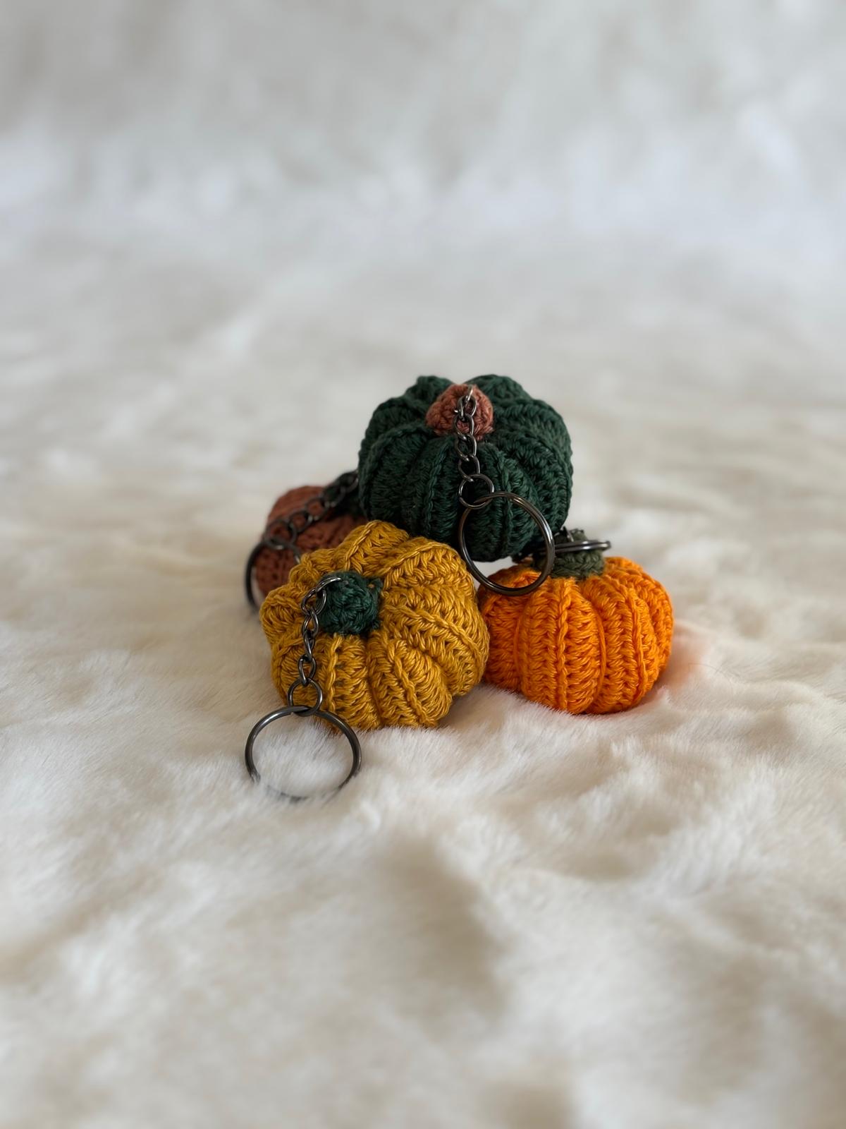 Portachiavi amigurumi a forma di zucca | Gea Design
